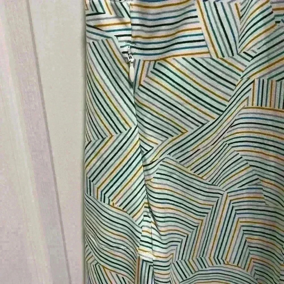 EUC Title Nine Womens Yes Dress Size M Blue Gold Abstract Built In Bra Athletic - Picture 4 of 13